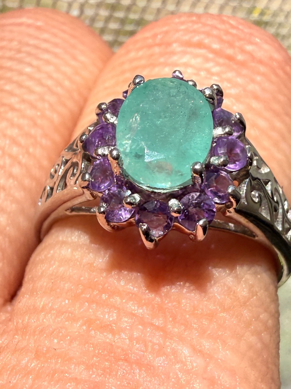 14kt white gold & 925 Oval Natural Emerald
8x6mm Amethyst Gemstone Jewelry Sz9